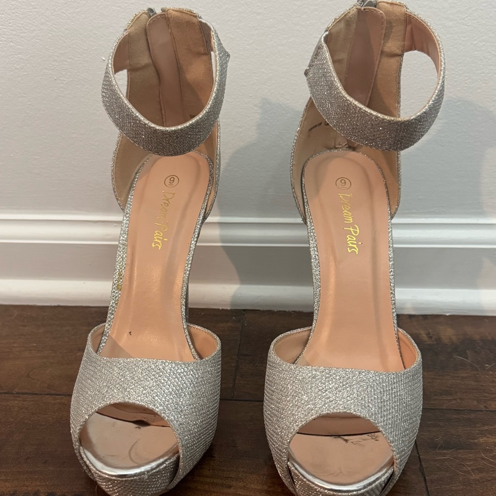 Dream Pairs Silver Glitter Heels with Ankle Strap